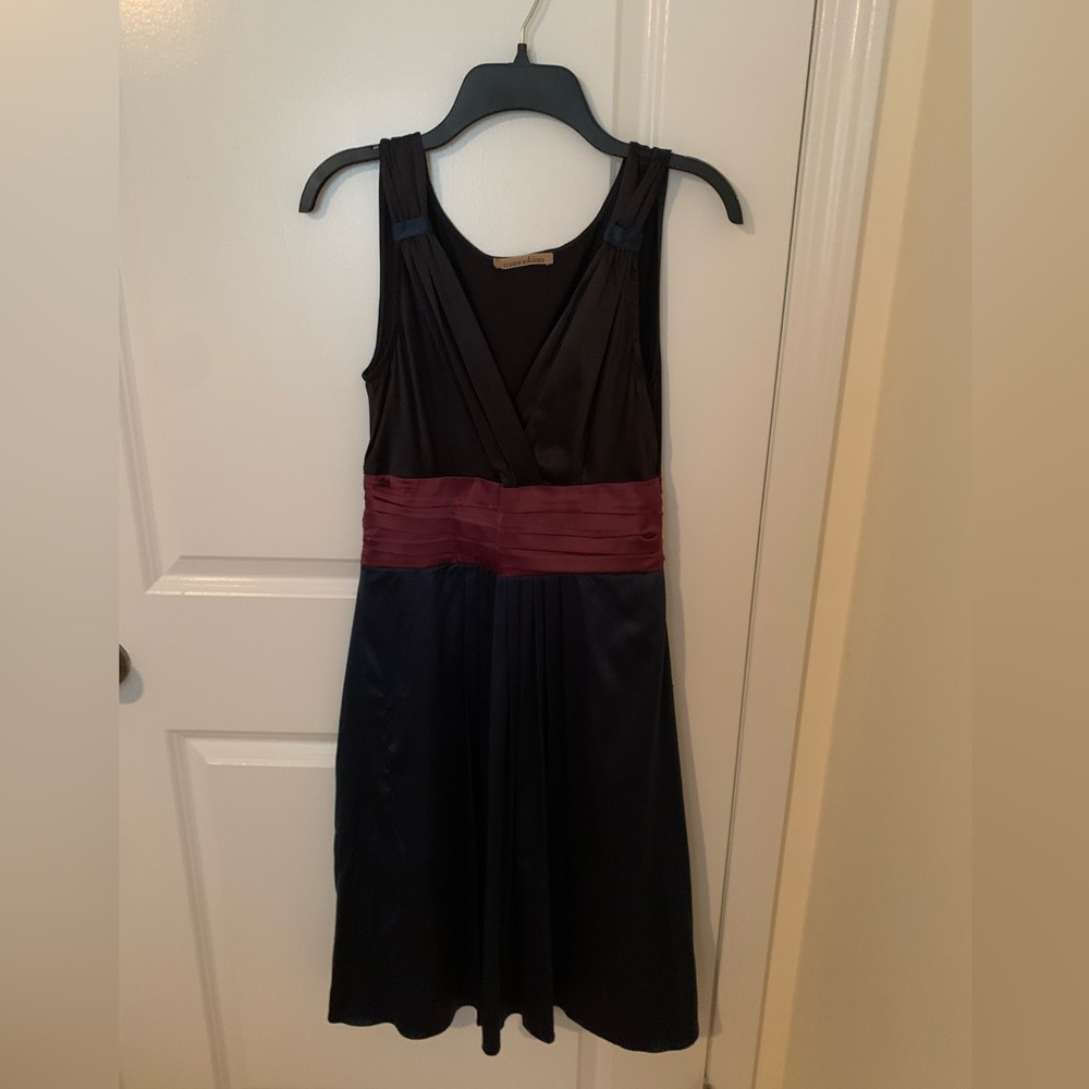 Chic Black and Burgundy Midi Dress